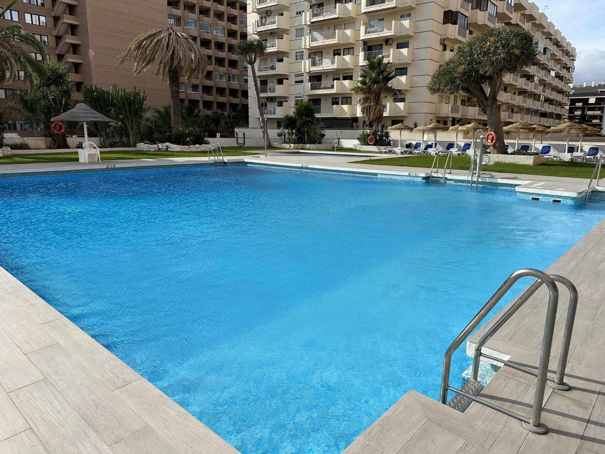 Estudio Pyr Privado Frente Al Puerto De Fuengirola Exterior photo