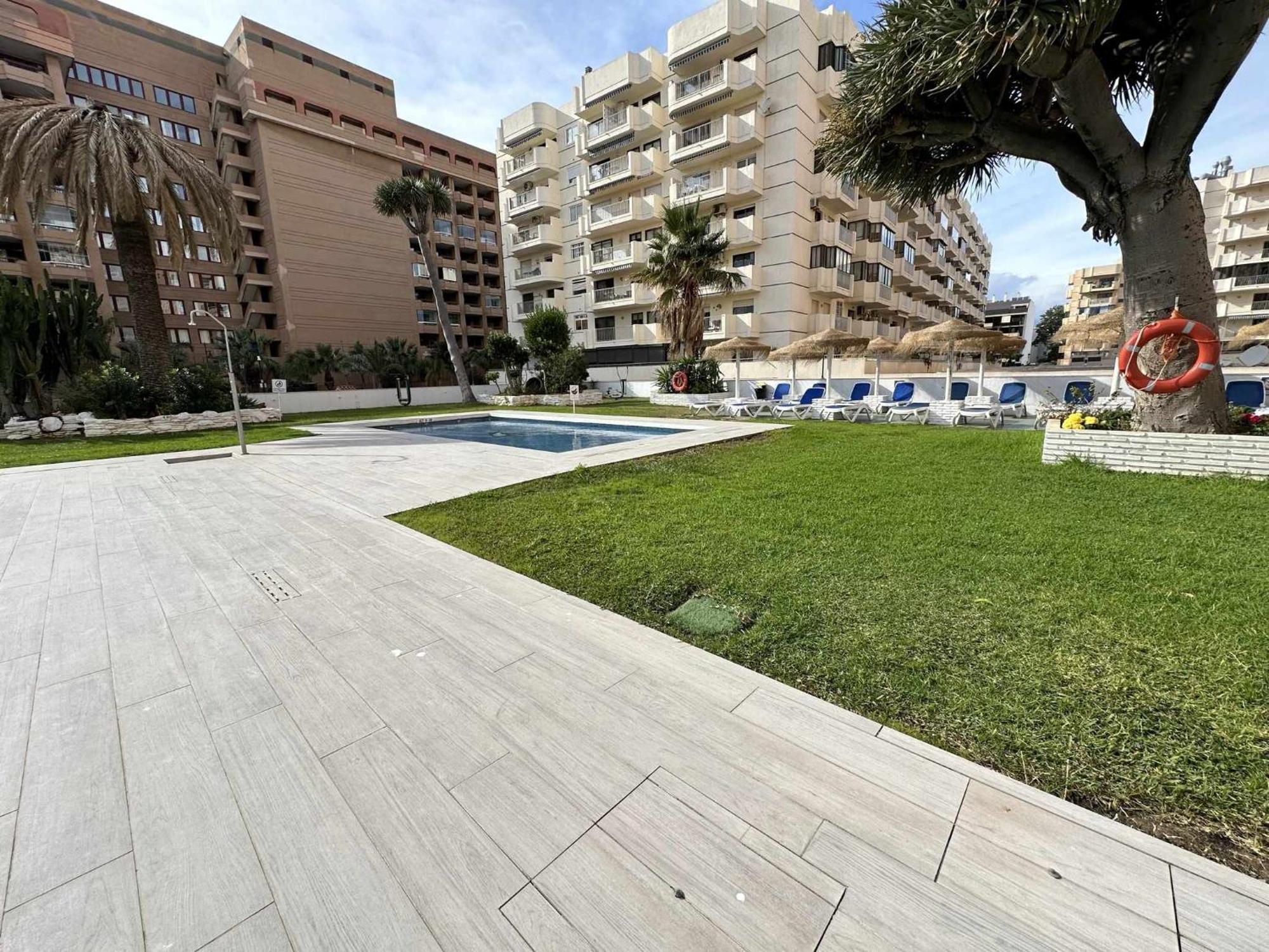 Estudio Pyr Privado Frente Al Puerto De Fuengirola Exterior photo